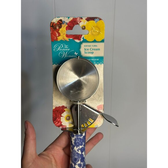 The Pioneer Woman Heritage Floral Ice Cream Scoop | Blue Handle Squeeze Release - Picture 2 of 4